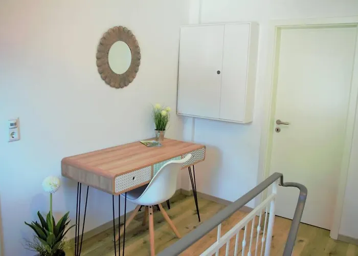 Cosy Lorch, Zwischen Rheingau, Taunus Und Dem Tal Der Loreley Wollmerschied